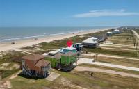 Salty Fins - Beachfront - Large Group Welcome - Bed and Breakfast Freeport