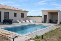 House with 4 air-conditioned bedrooms and swimming pool - B&B Gravières