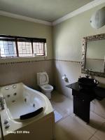 Up Market Affordable Business Accommodation - B&B Hartbeespoort