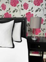 Entire PinkApt - Free parking - Up to 4 guests - 3 beds - Close to city centre - Ferienwohnung Belfast