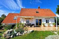 Royal Panoráma Vendégház - B&B Pécsely