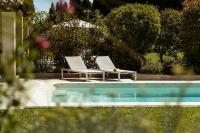 Farmhouse With Pool Near Saint-Rémy-De-Provence - Chambres d'hôtes Mas-Blanc-des-Alpilles