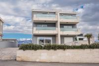 Pulse apartments with Pool - Bed and Breakfast Novalja