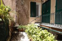 C44 Historic stairway Authentic charming apartment with aircon in historic building up to 6ppl Newly renovated - B&B La Spezia