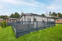 Sandy Lane 18 - Lodge with Hot Tub - Chambres d'hôtes Allerthorpe