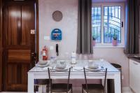 Sereno - Luxury Apartment with Hot Tub - Walk to St Julian's and Paceville - Chambres d'hôtes Swieqi