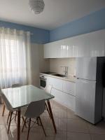 Potam Beachside Apartment 2 - Bed and Breakfast Himarë