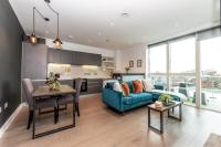 Spacious 1BR with Terrace Near Notting Hill - Pass the Keys - Bed and Breakfast Londen