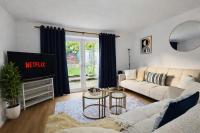 4 Bed Cosy Home w Free parking, Pets Welcome - B&B Winchester