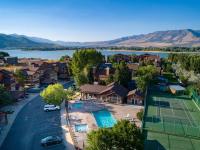 Lakeside Funscape LS33 Ski & Snowboard Hot Tub - B&B Huntsville