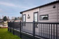 Ally Up - Lodge with Hot Tub - Chambres d’hôtes Allerthorpe