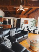 420 Friendly SKYLINE view Downtown Loft FREE Parking - B&B Detroit