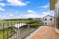 Mediterranean Coastal Charm with Great Views - B&B Silverdale