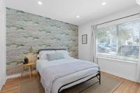 Chic 2BR Highland Retreat Near UT and Downtown, Free Parking by Austin Vacay - Chambres d'hôtes Austin