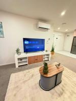 Modern Manchester St Stay 1BR with Balcony - B&B Christchurch