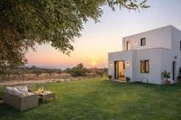 Exclusive Olive & Herb Villa, Mountain to Sea Views, Rhodes - B&B Afántou