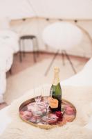 Ulvsby Ranch Glamping - Bed and Breakfast Karlstad