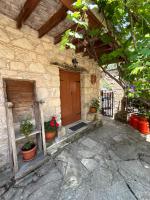 Lantana Stone House - B&B Lemóna