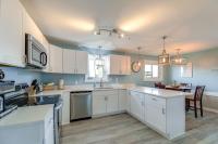 Walkable and Renovated! Salter Path Retreat with Deck - Bed and Breakfast Atlantic Beach