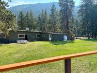 Rock Creek Mercantile & Motel - B&B Clinton