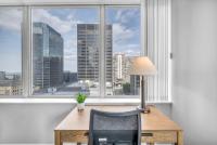 Luxury High-rise Condo w/ Views! Heart of Downtown - Chambres d'hôtes Cleveland
