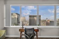 Luxury 21st Floor Penthouse | Great Downtown VIEWS - B&B Cleveland
