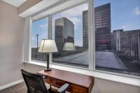 HUGE Panoramic SkySuite w/ Downtown VIEWS: Gym - B&B Cleveland
