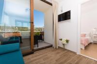 Apartamento de 1 dormitorio con balcón y vistas al mar
