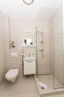 Apartamento de 1 dormitorio con terraza y vistas al mar