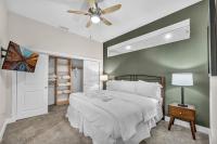Downtown Luxury ~ King bed ~ Paid Parking ~ Wi-Fi - B&B Cleveland