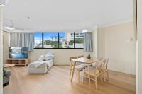 Bright Coastal Retreat - B&B Costa Dorada