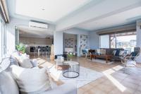 Melograno 2-BR Apt & Terrace in Larnaca - B&B Larnaka