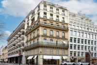 Montaigne - Sunlit Corner Penthouse with Balcony - Bed and Breakfast Parijs