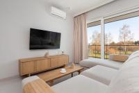 Modern Apartment Near the Sea with Parking & Air Conditioning by Noclegi Renters - Chambres d'hôtes Gdańsk