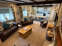 4-Bed Cottage at Famous Tuckers Grave Inn Sleeps 8 - B&B Norton St Philip