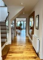 The Bay House, Sea Views and Walk to the Beach - B&B Minster