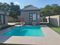 Petalite villa - B&B Maun