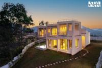 StayVista at Montara View with Infinity Pool, Dam-Mountain View - B&B Igatpuri