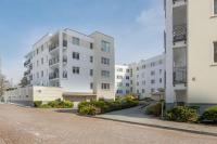 Family Apartment with Parking and Workspace near Metro in Warsaw by Noclegi Renters - Chambres d'hôtes Varsovie