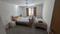2 Bedroom 2 Bath Apartment, sleeps 4, Town Centre - Ferienwohnung Wolverhampton