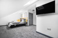 5-Bedroom apartment in Manchester - B&B Whitefield