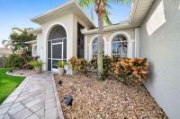 Private 4BR Pool Home Near Sun Splash Sleeps 8 - B&B Cape Coral
