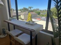 Sunlit Minimal Master Room With Bathroom Aircon Bayswater Central City & Airport - Chambres d'hôtes Perth