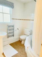 Beachfront Retreat - B&B Falmouth