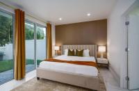 New 5BR Villa Beach Walk Jacuzzi Retreat - Ferienwohnung Pompano Beach