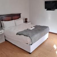 The Hideaway in Southernwood Guest House - B&B East London