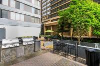Prime location Apt W Gym & Indoor Pool - B&B Arlington