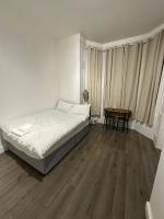 Spacious Flat White City - Ferienwohnung London