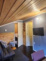 Comfortable,Cozy Loft Retreat- Private Stay in Central Port Clements,Haida Gwaii - Bed and Breakfast Alliford Bay