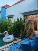 Peacock Private Pool Villa, self check-in, Workspace, Kitchen - B&B Taliwang